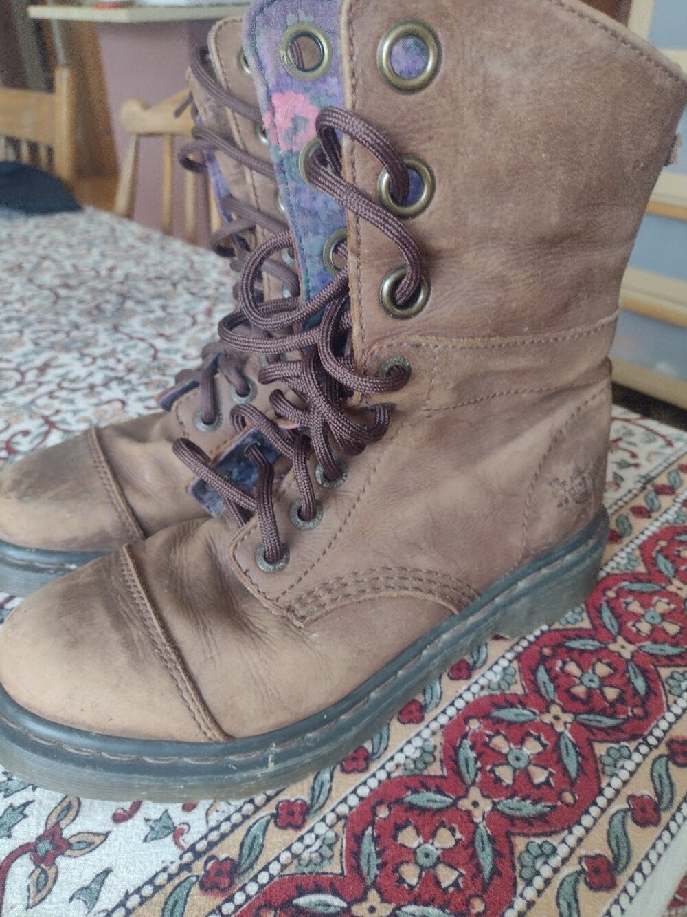 Dr Martens 7-7.5 brown boots
